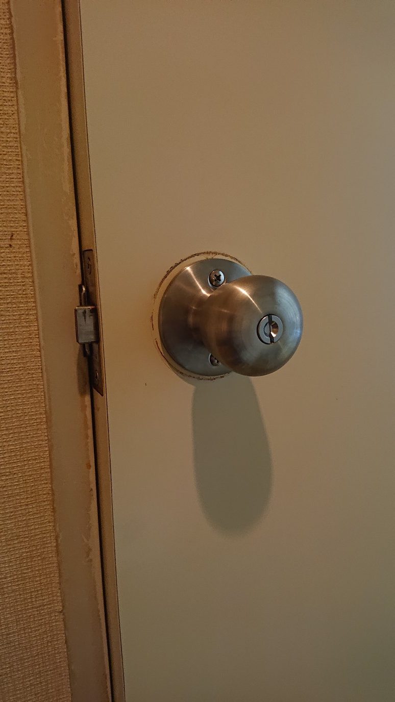 相模原市中央区 トイレの鍵が壊れてしまった。 MIWA BM ドアノブ 工事事例｜相模原市で鍵交換･鍵修理なら カギ